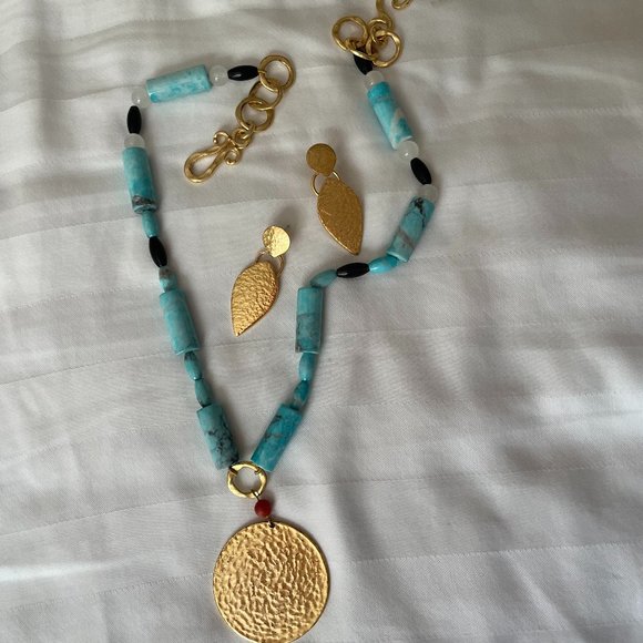 SK Jewlery Jewelry - SK Turquoise and Gold Pendant Necklace and Earrings
